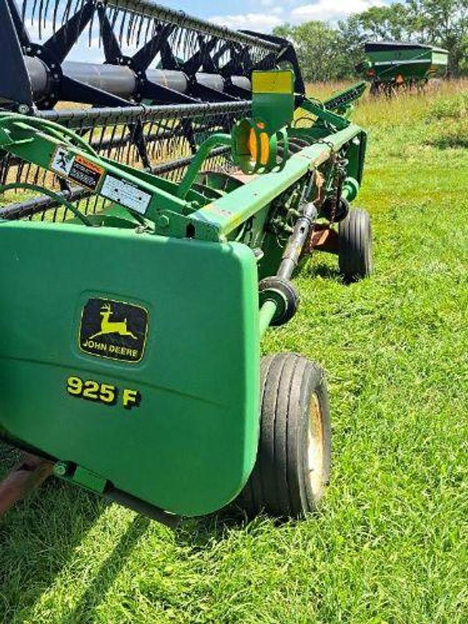 Used 2001 JOHN DEERE 925F Platform Header