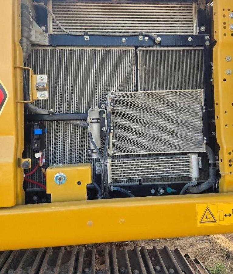 Used 2021 Caterpillar 330