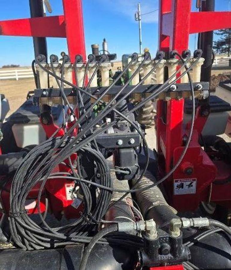 Used 2007 WHITE 8200