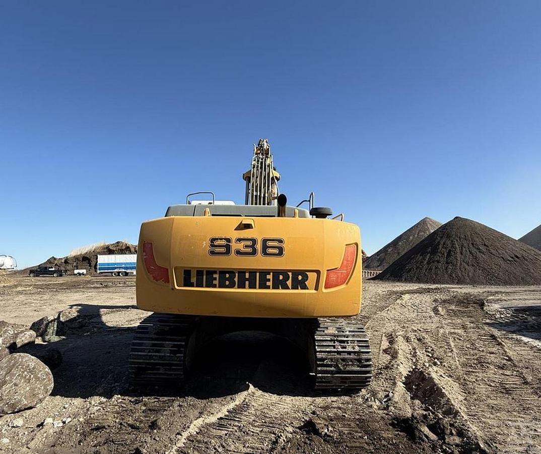 Used 2015  LIEBHERR R936 LC Excavator