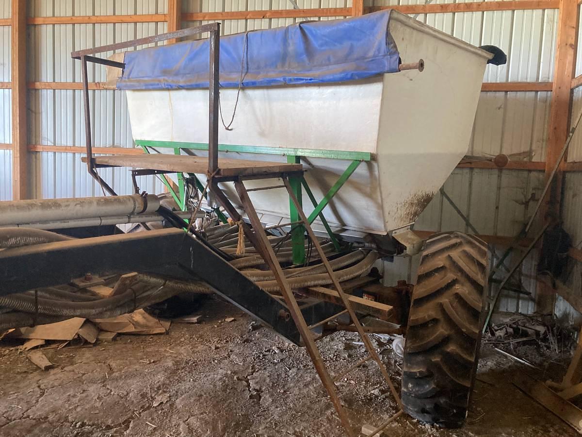 Used 2017 Montag S12B011 Fertilizer Applicator