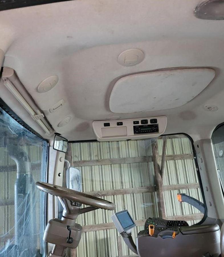 Used 2013 JOHN DEERE 8335R Tractor