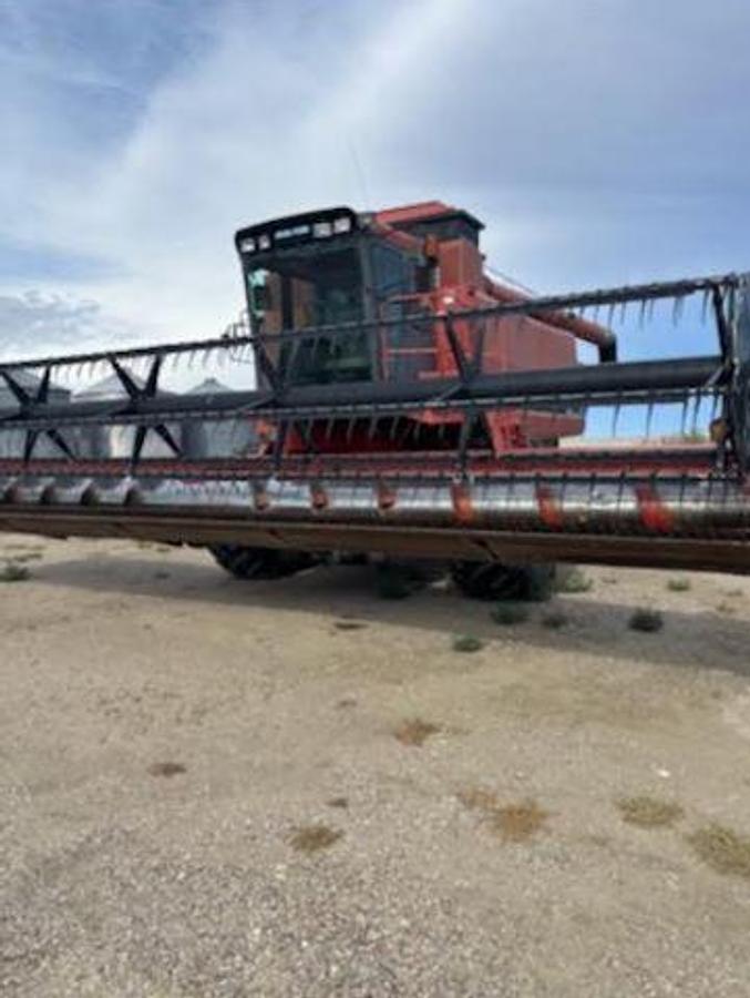 Used 1992 CASE IH 1688 Combine