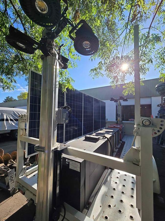 Used 2015 Us Tower Corp Hybrid Solar Light Tower