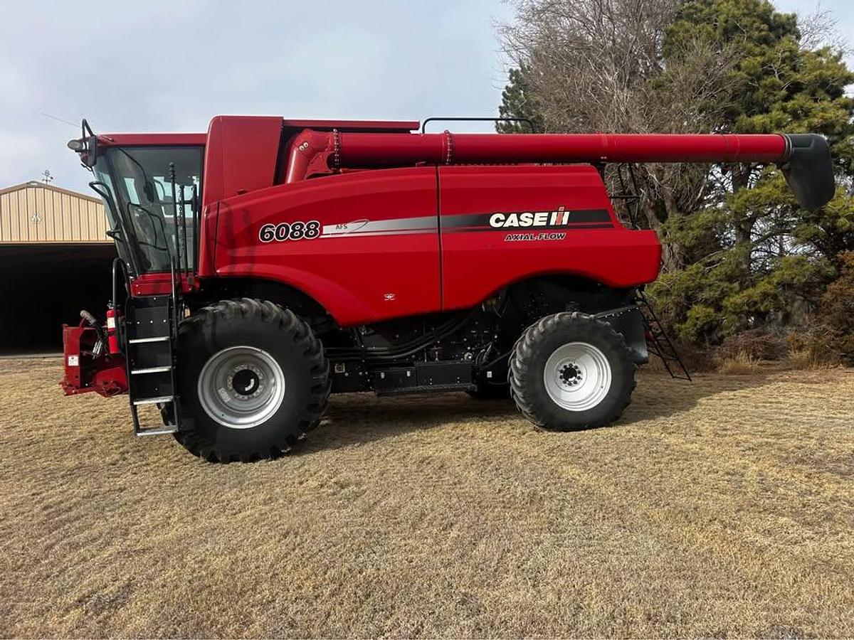 Used 2010 Case IH 6088 Combine