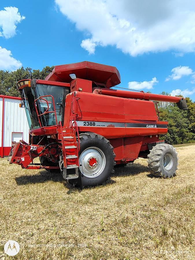 Used 1999 Case 2388H Combine