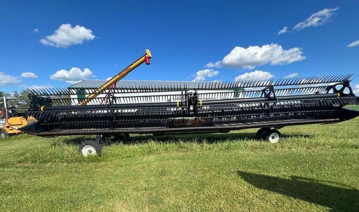 Used 2018 MACDON FD135