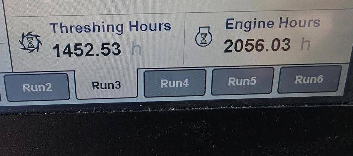 Used 2008 NEW HOLLAND CR9060 Combine