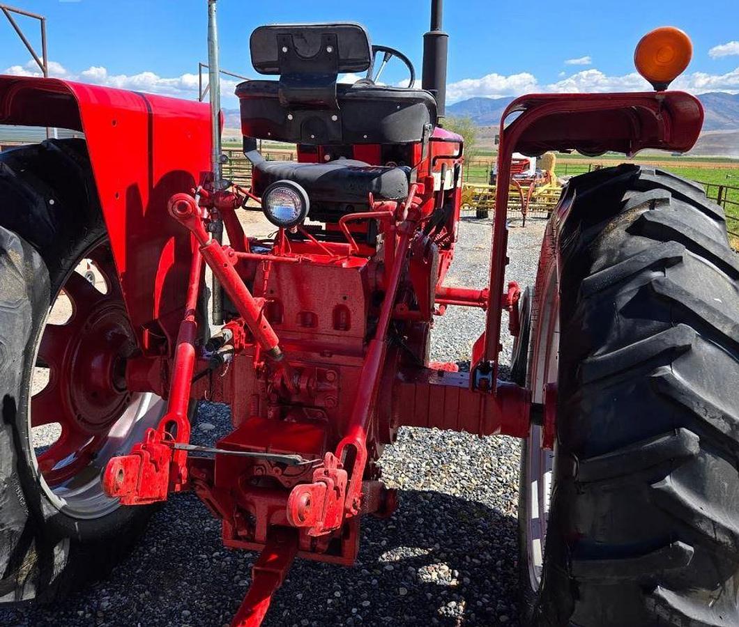 Used 1967 INTERNATIONAL 656 Tractor