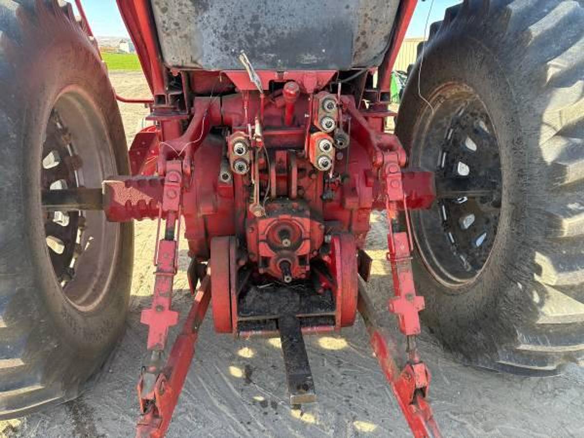 Used International 1586 Tractor with Loader