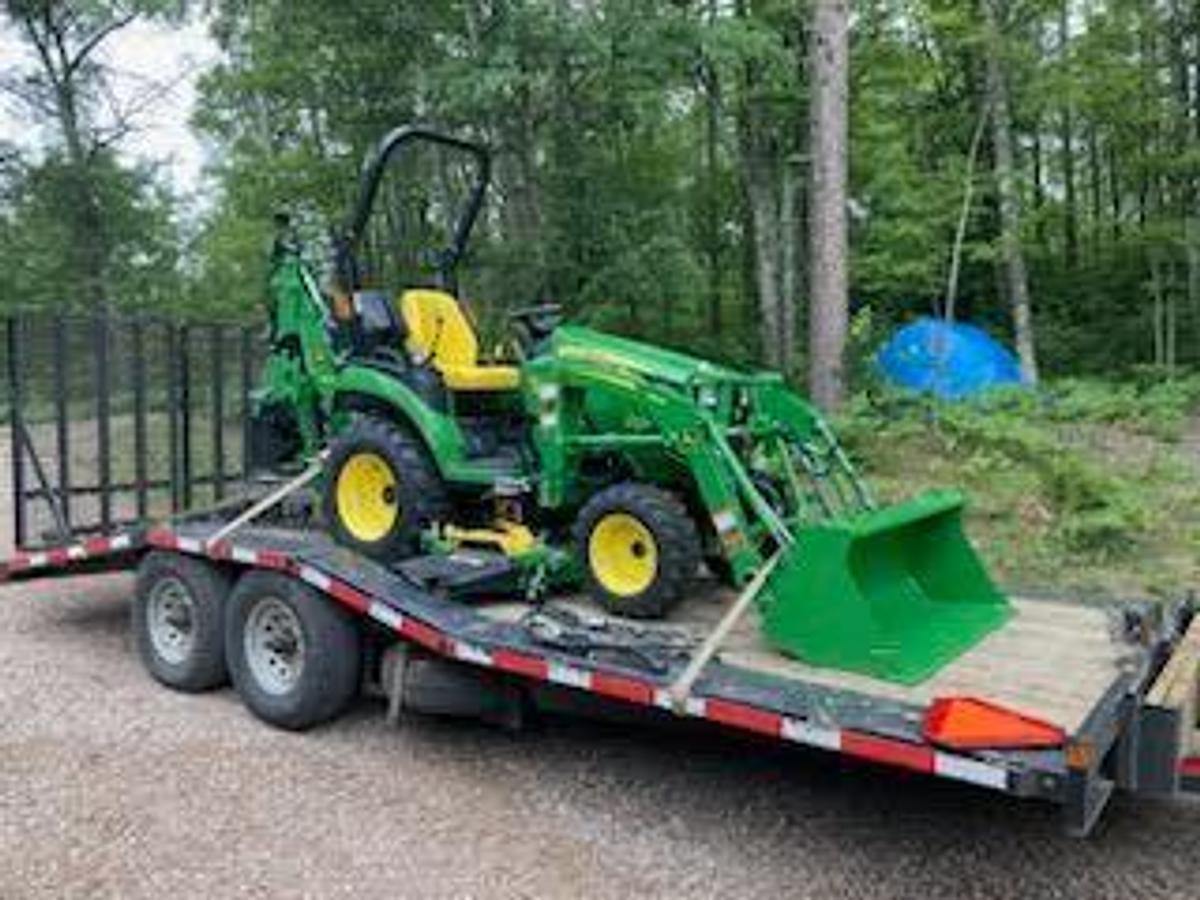Used 2022 JOHN DEERE 2025R