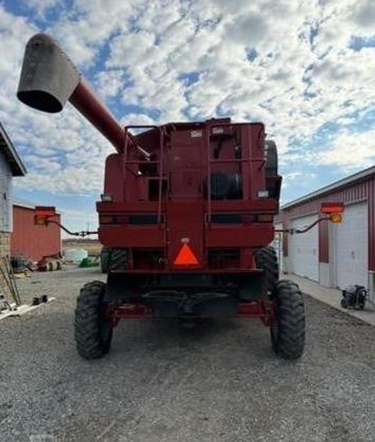 Used 2006 CASE IH 2377 Combine