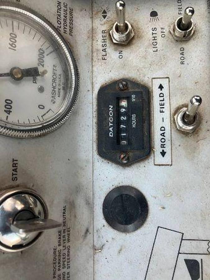 Used 1997 Hesston 8400 Swather