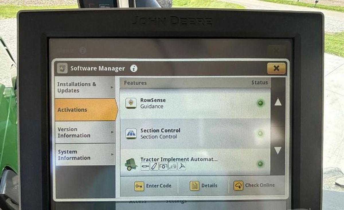 Used 2015 JOHN DEERE 8320R