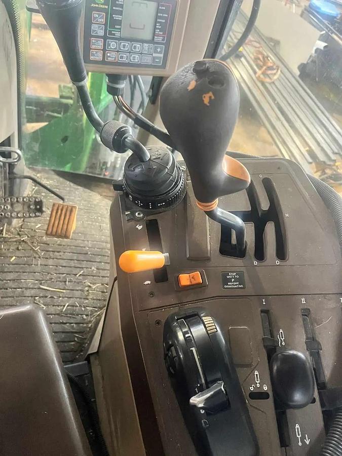 Used 2003 John Deere 7220 Loader Tractor