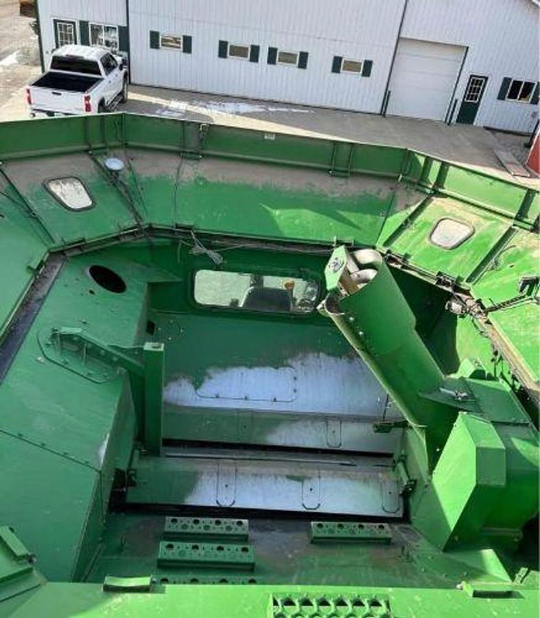 Used 2010 JOHN DEERE 9770 STS