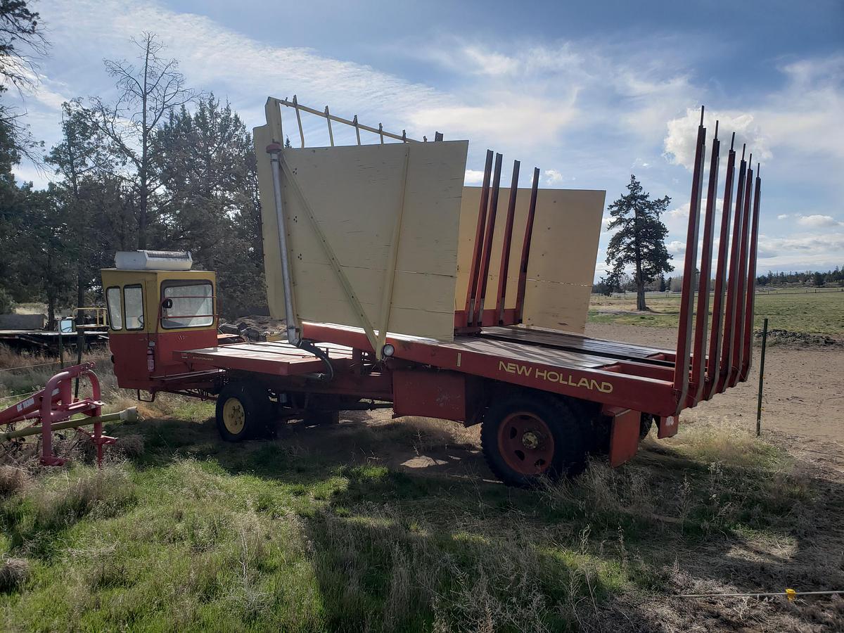 Used 1976 New Holland Super 1049 Bale Wagon