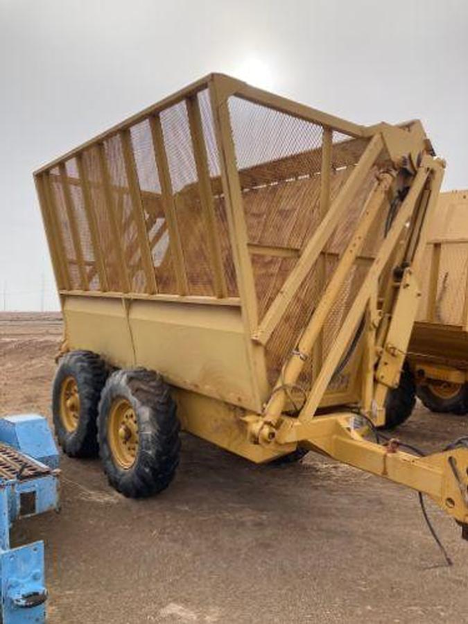 Used 2010 CAMECO Cane Wagon 5 Ton