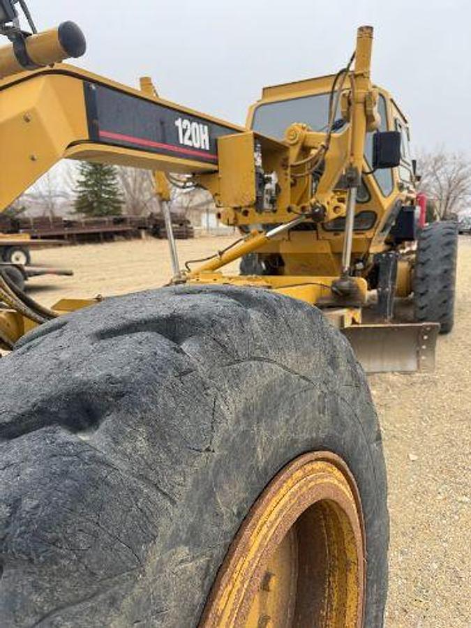 Used 2004 CATERPILLAR 120H Underground Motor Grader