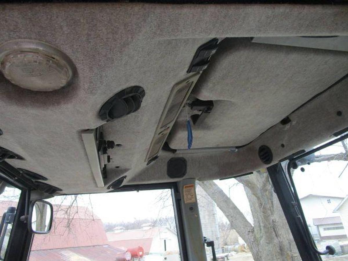 Used 1999 WHITE 6410