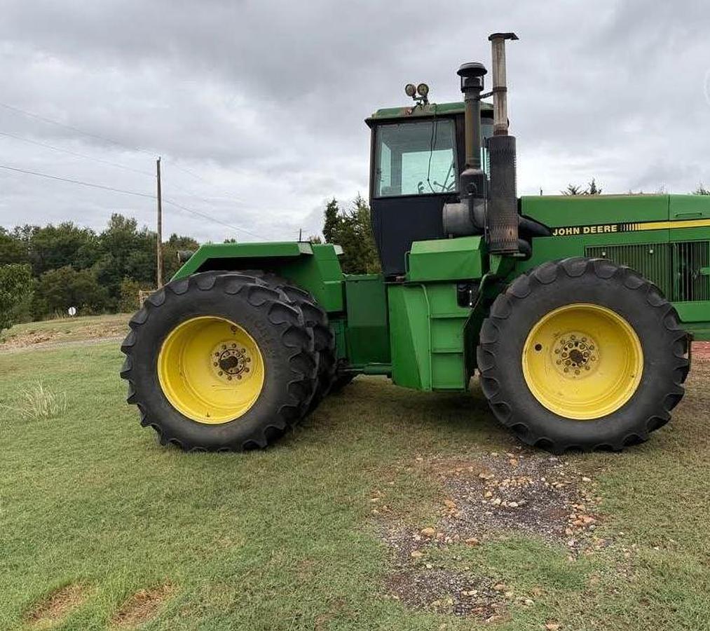 Used 1992 JOHN DEERE 8760 Tractor