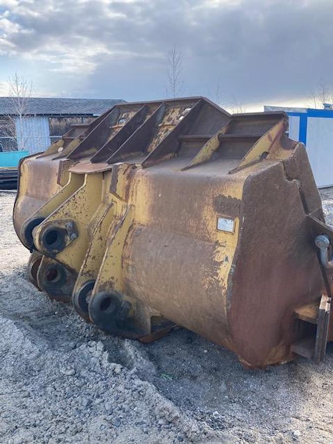 Used 2016 CATERPILLAR 988K