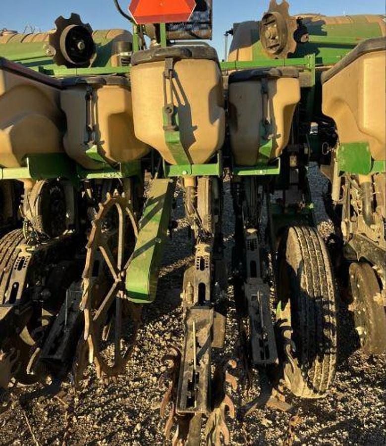 Used 2015 Great Plaines YP625A-12TR