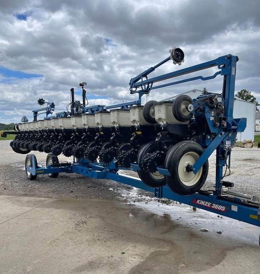 Used 2023 Kinze 3605