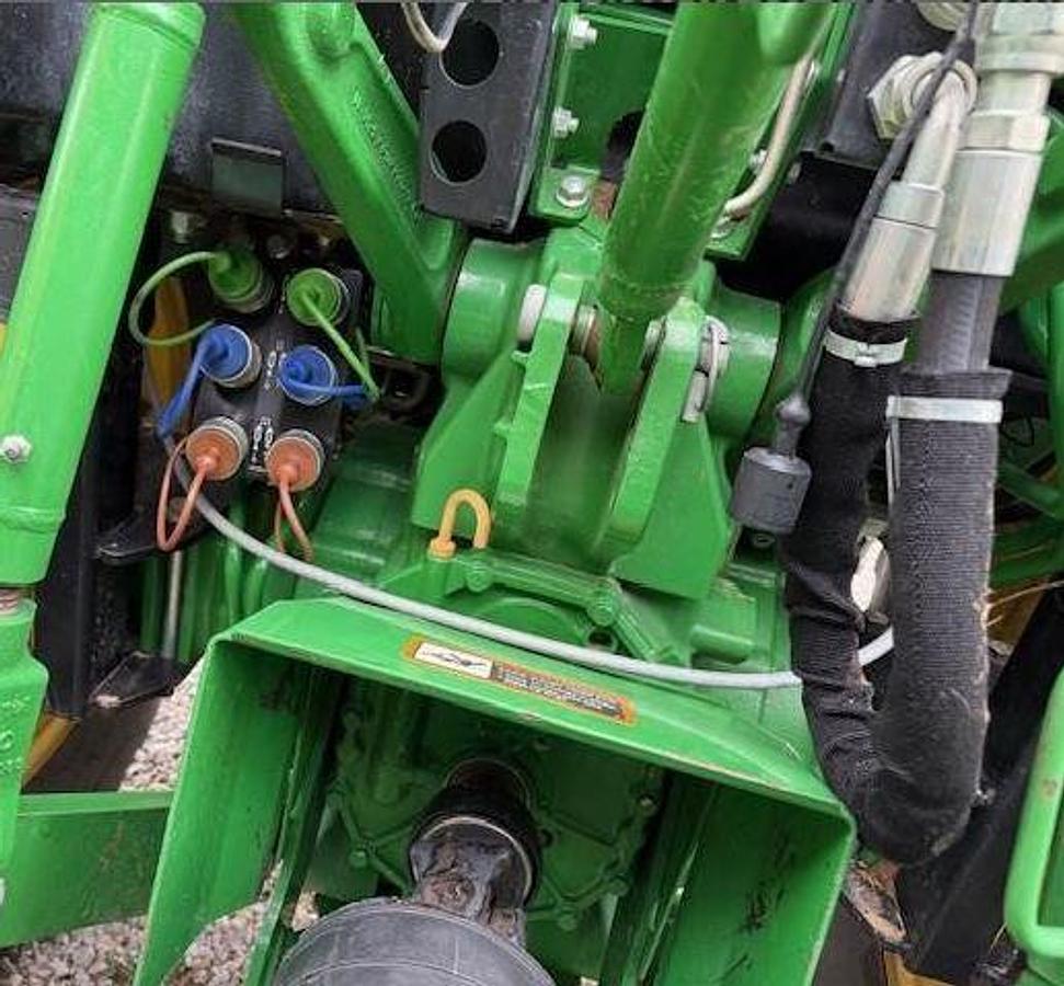 Used 2015 JOHN DEERE 4066R