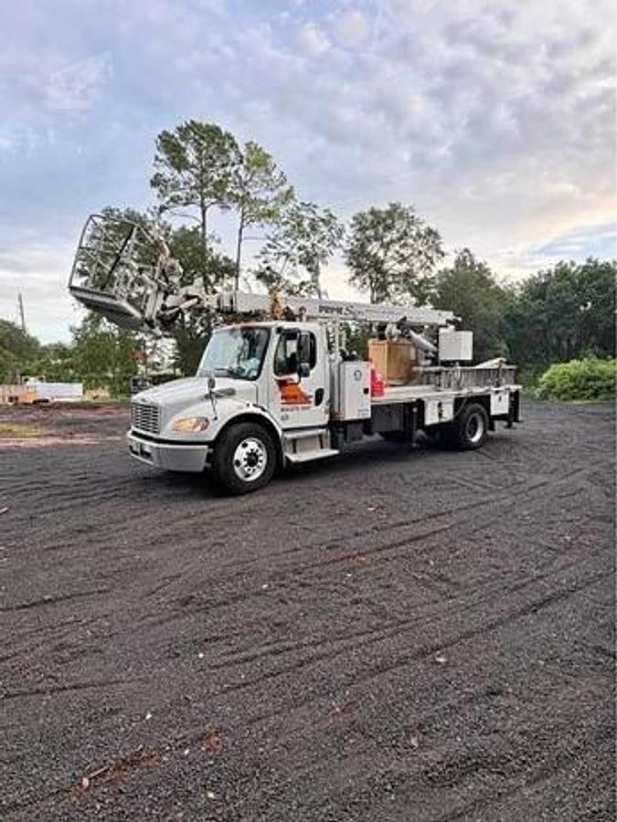 Used 2020 Freightliner M2 Crane