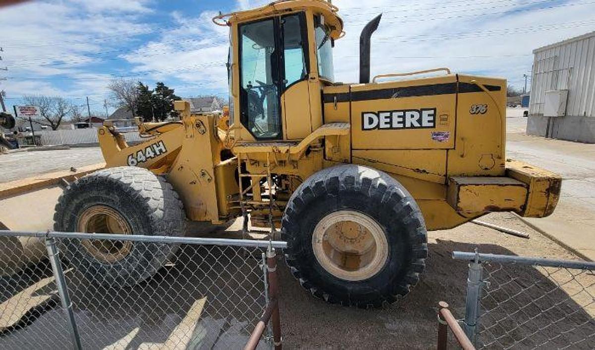 Used 1999 DEERE 644H
