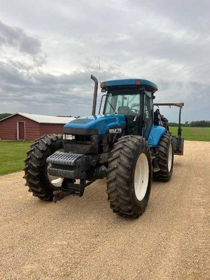 Used 1999 NEW HOLLAND TV140