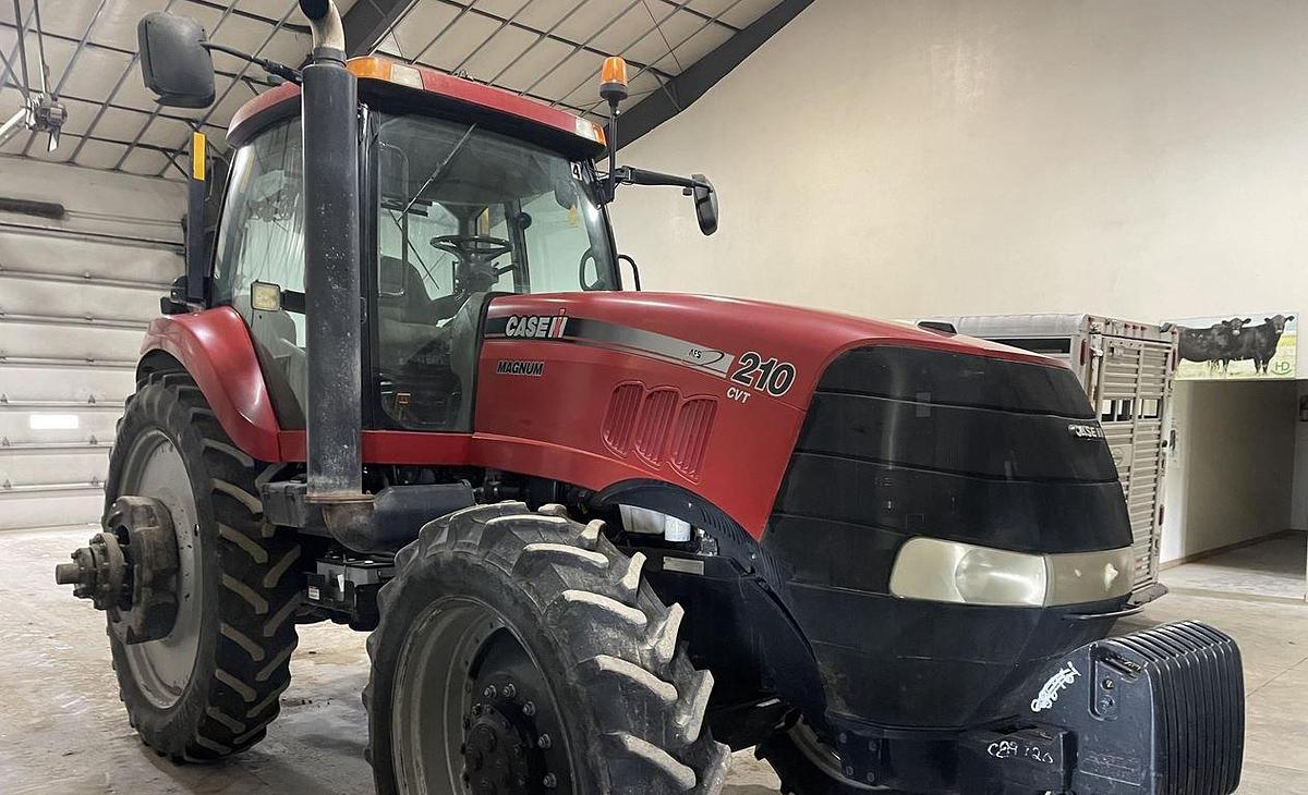 Used 2011 CASE IH MAGNUM 210 CVT Tractor