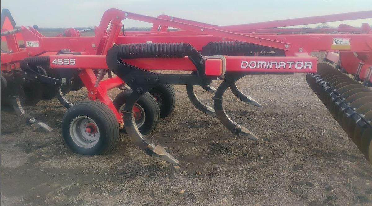 Used 2015 Kuhn Krause 4855-9 Ripper