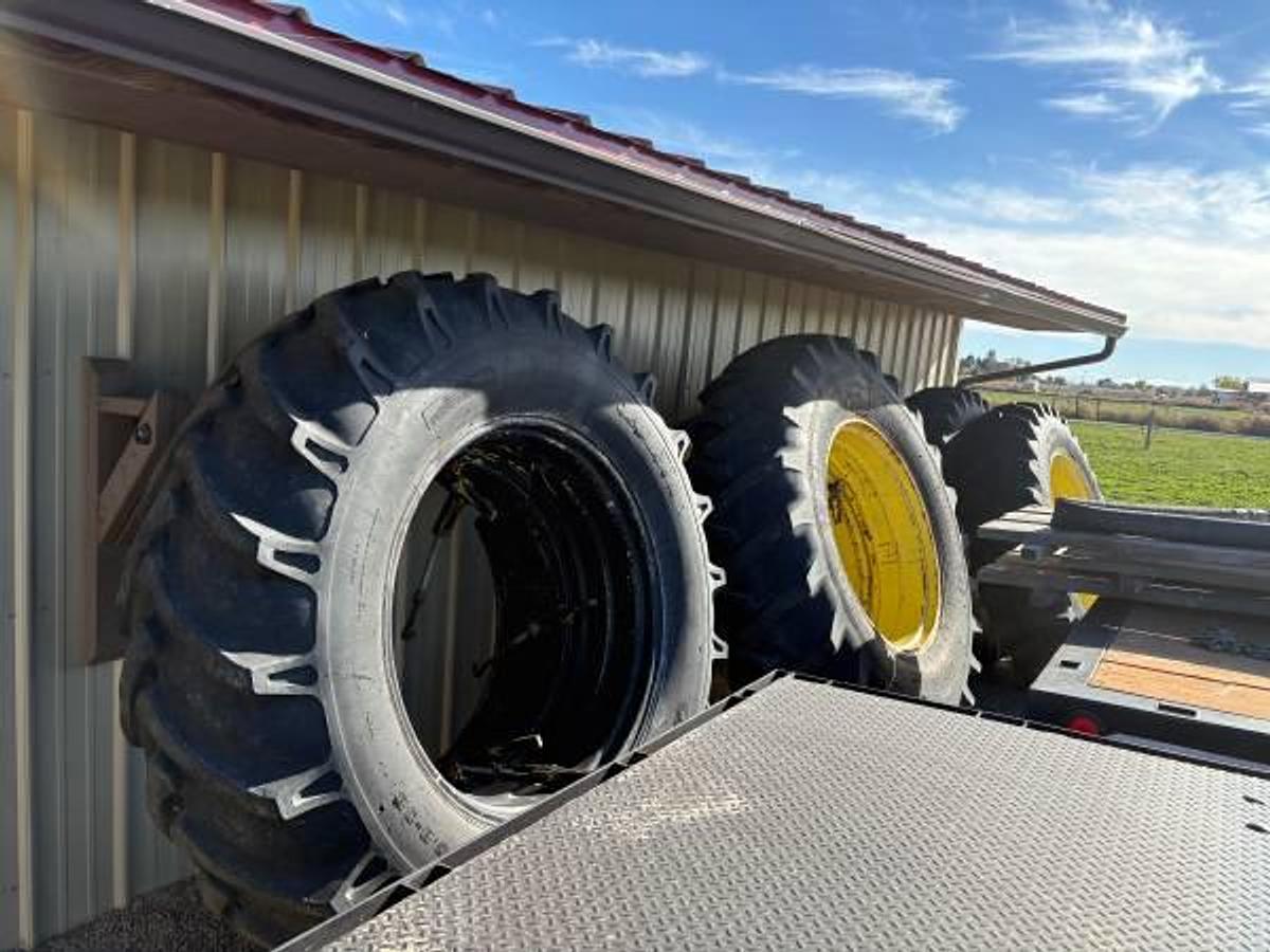 Used International 1586 Tractor with Loader