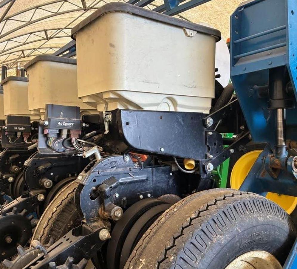 Used 2022 Kinze 2600 Rebuild