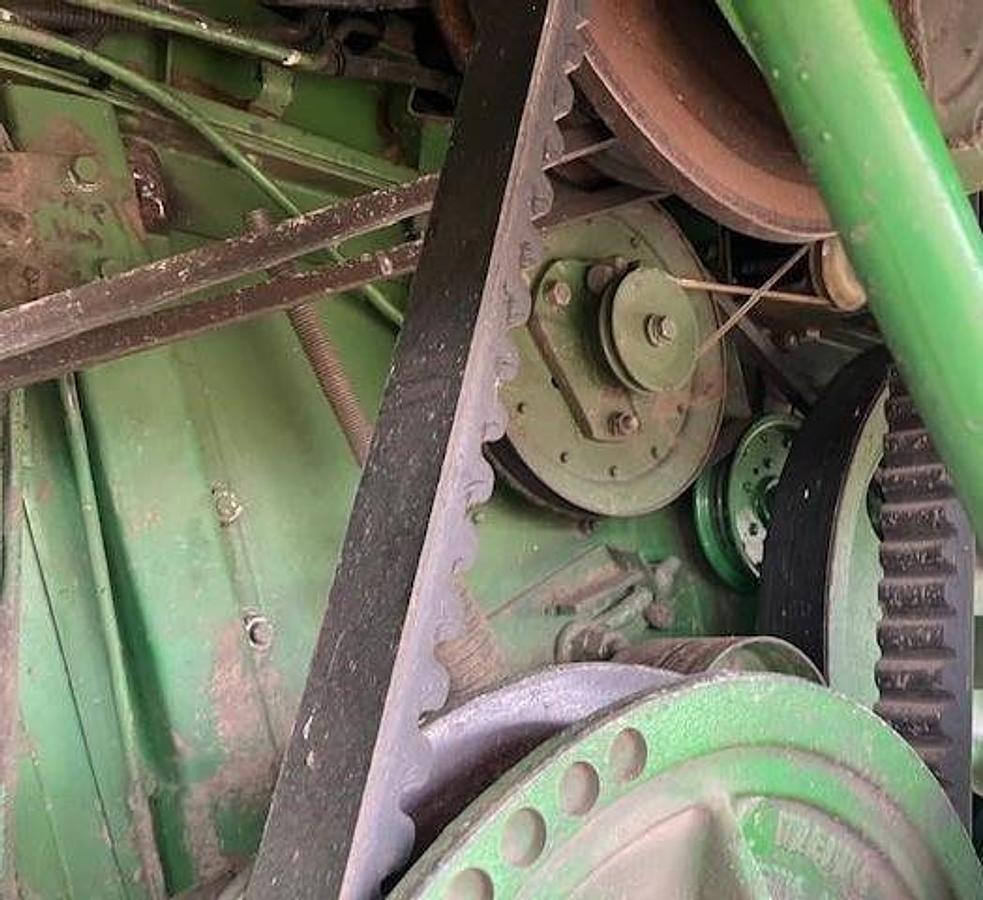 Used 1981 JOHN DEERE 7720 Combine