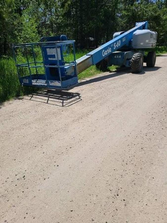 Used 2000 Genie Lift S-60 Boom Lift