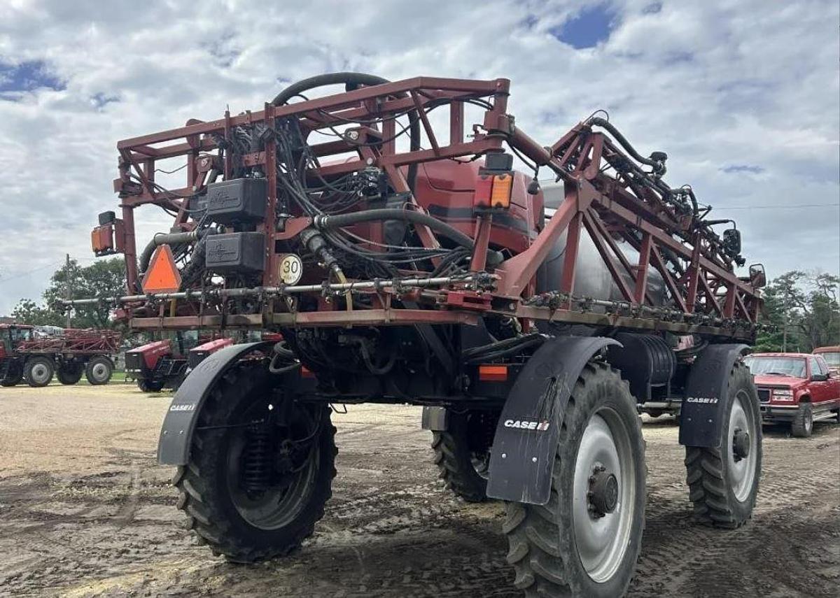 Used 2016 Case IH Patriot 4440 Self-Propelled Sprayer