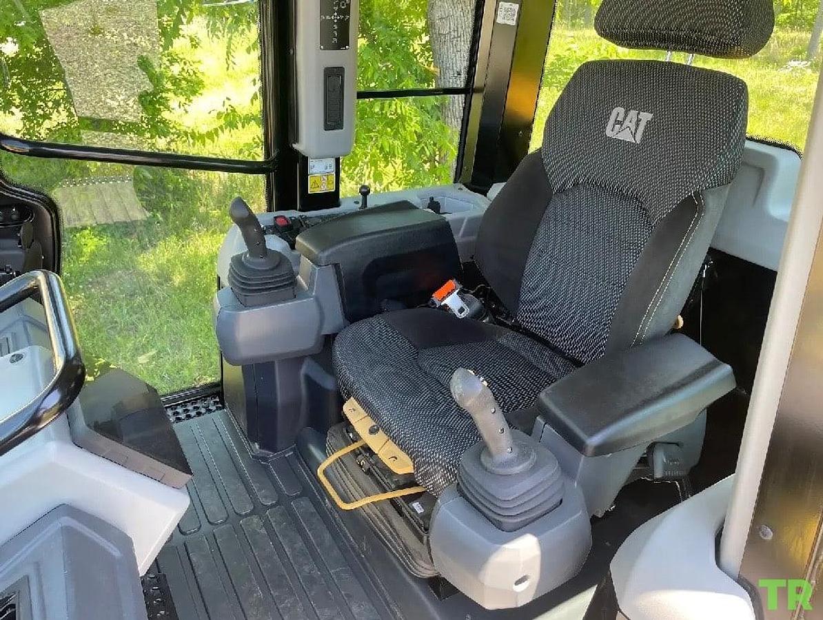 Used 2024 Caterpillar 953 Track Loader