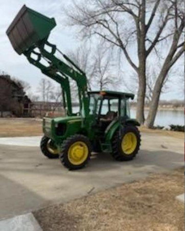Used 2014 JOHN DEERE 5075E