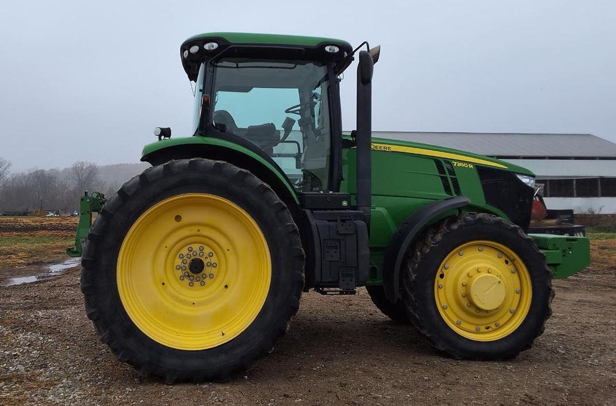 Used 2011 John Deere 7260R Tractor