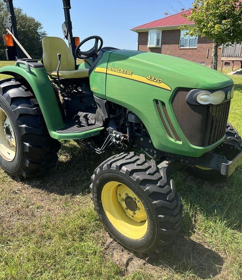 Used 2007 John Deere 4320