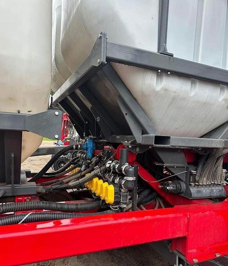 Used 2020 WHITE 9924VE Planter