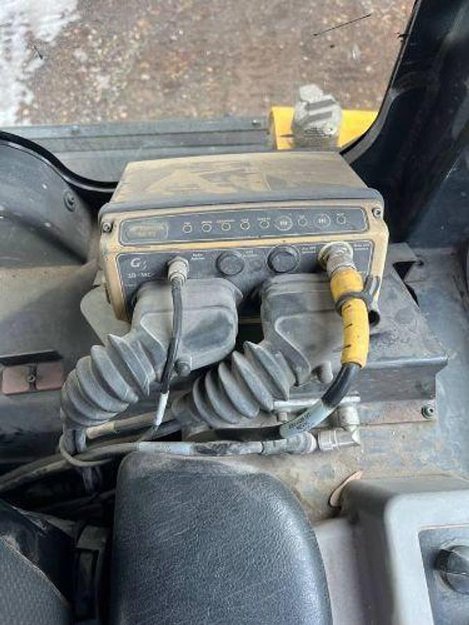 Used 2015 Komatsu D39PX-23