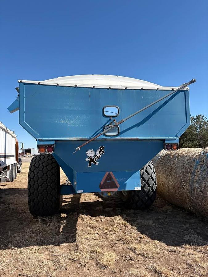 Used Kinze Grain Cart