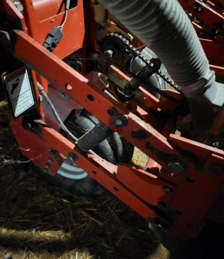 Used 2012 WHITE 8524