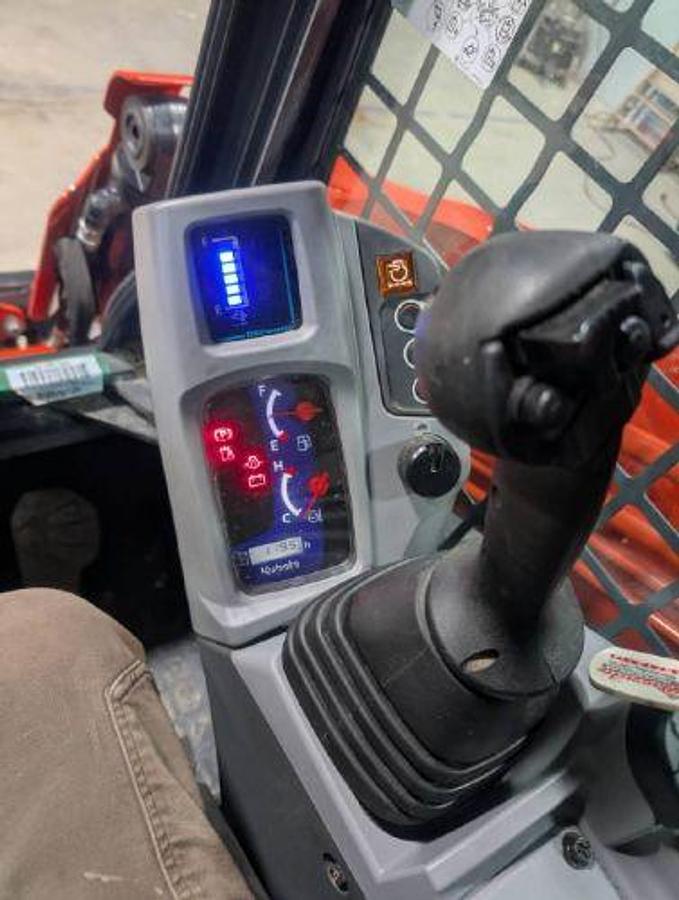 Used 2022 Kubota SLV92-2