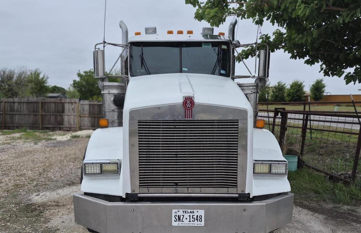 Used 2016 Kenworth T800 Dump Truck