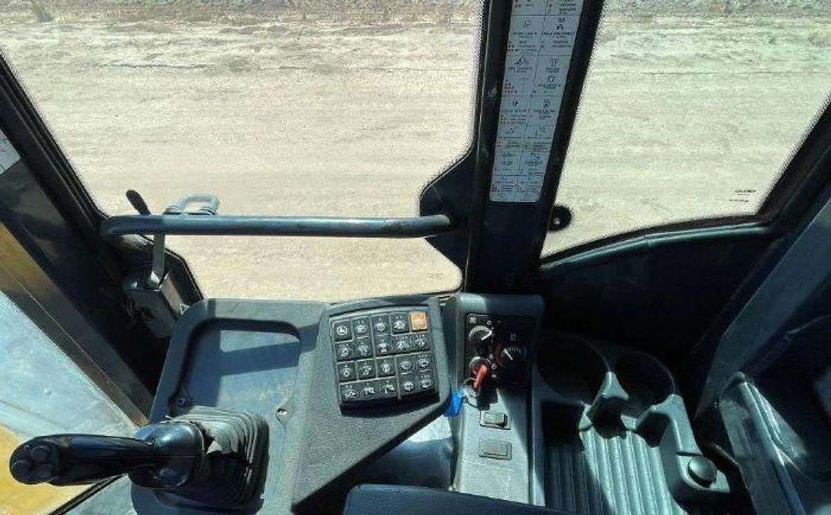 Used 2004 JOHN DEERE 544J